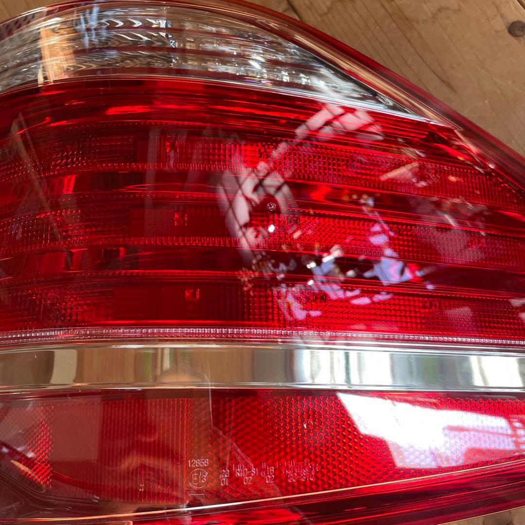 クラウン　GRS200 右テールランプ　ICHIKOH30-370