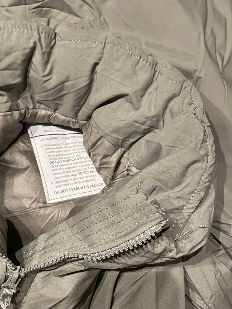 こ*へ様 【数回着用のみ】米軍実物 ECWCS LEVEL 7 L-R