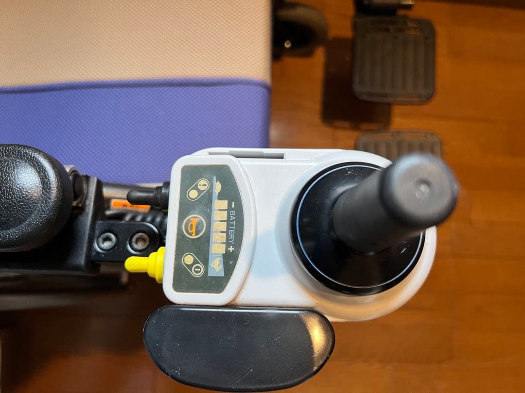 【美品】YAMAHA 軽量型電動車椅子　JWアクティブ　バッテリー2個　充電器付