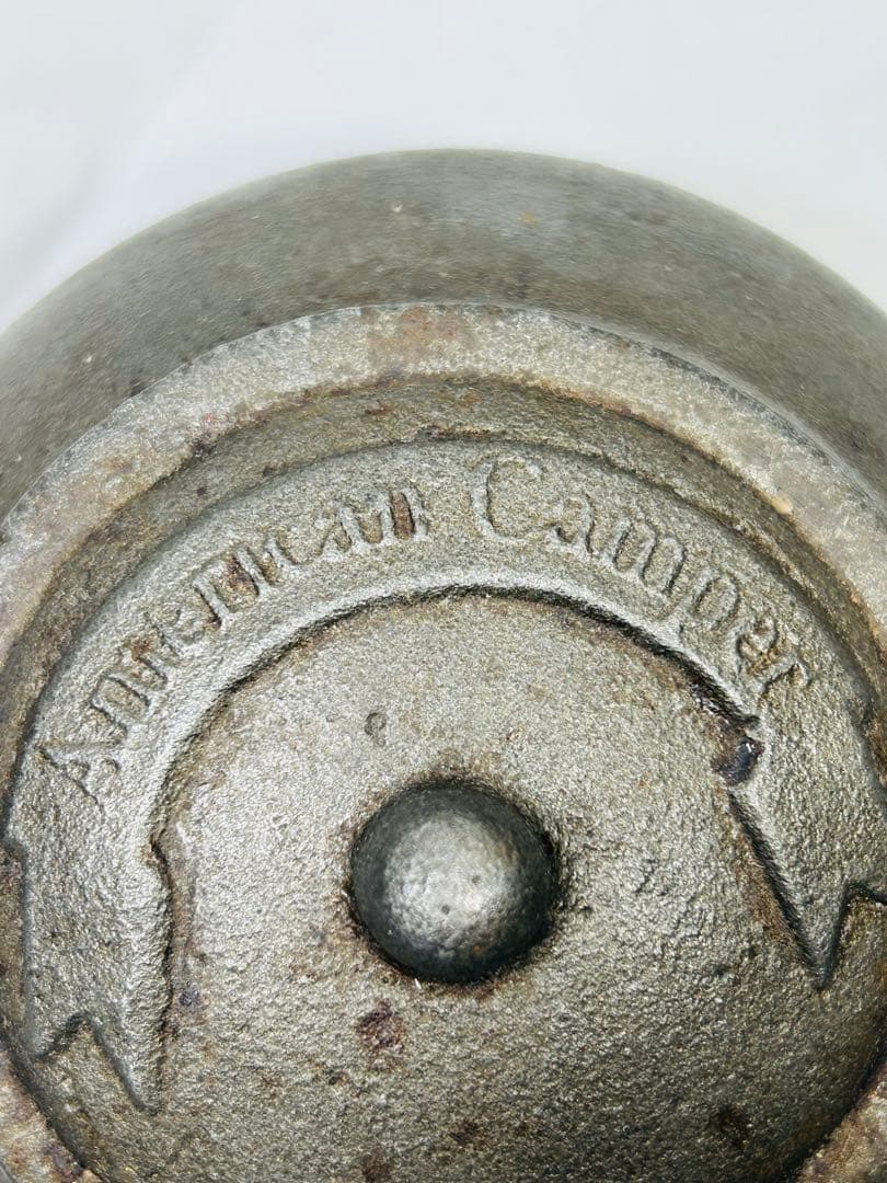 1900年代後半のビンテージ品　小型のAmerican camper鋳鉄製ケトル