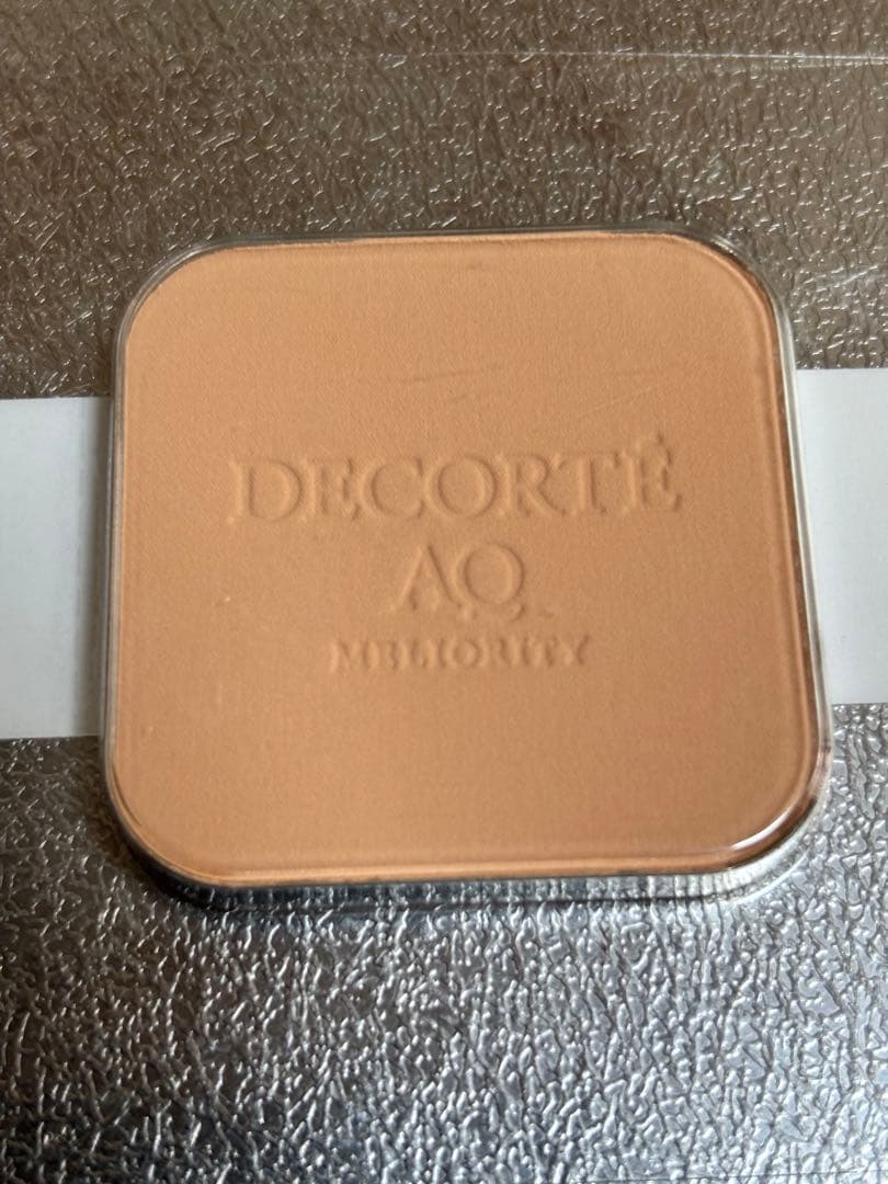 コスメデコルテ　ミリオリティパウダーファンデーション　301