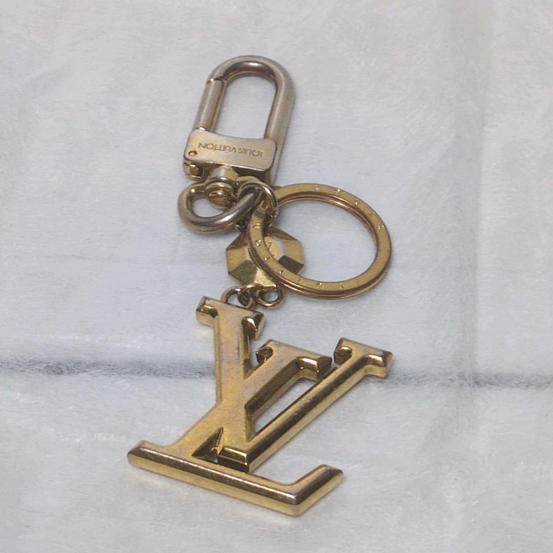 や*い様 Louis Vuitton ルイヴィトン　ゴールド キーホルダー　M6