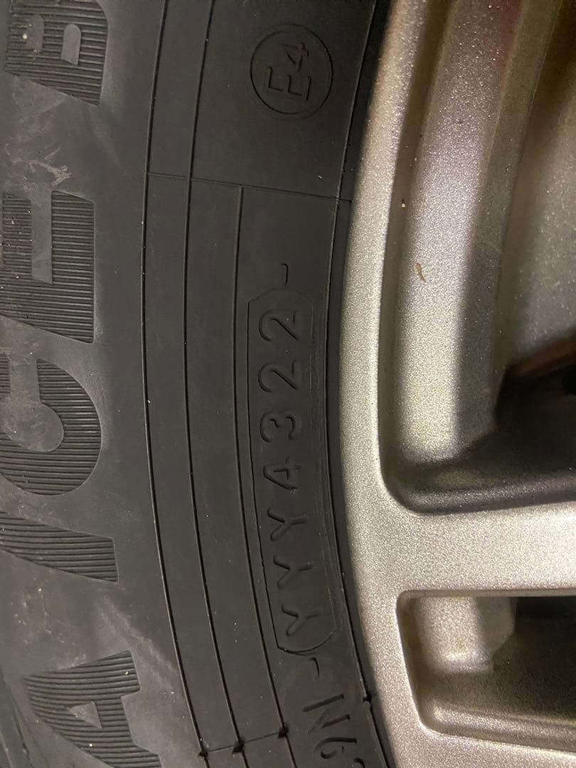 送料込み　15インチ　スタッドレスタイヤとホイールセット