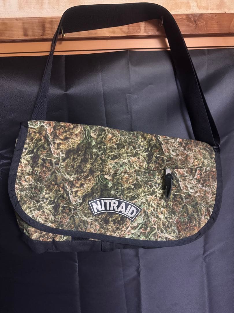 月*み様 NITRAID 迷彩 メッセンジャーバッグ 中型