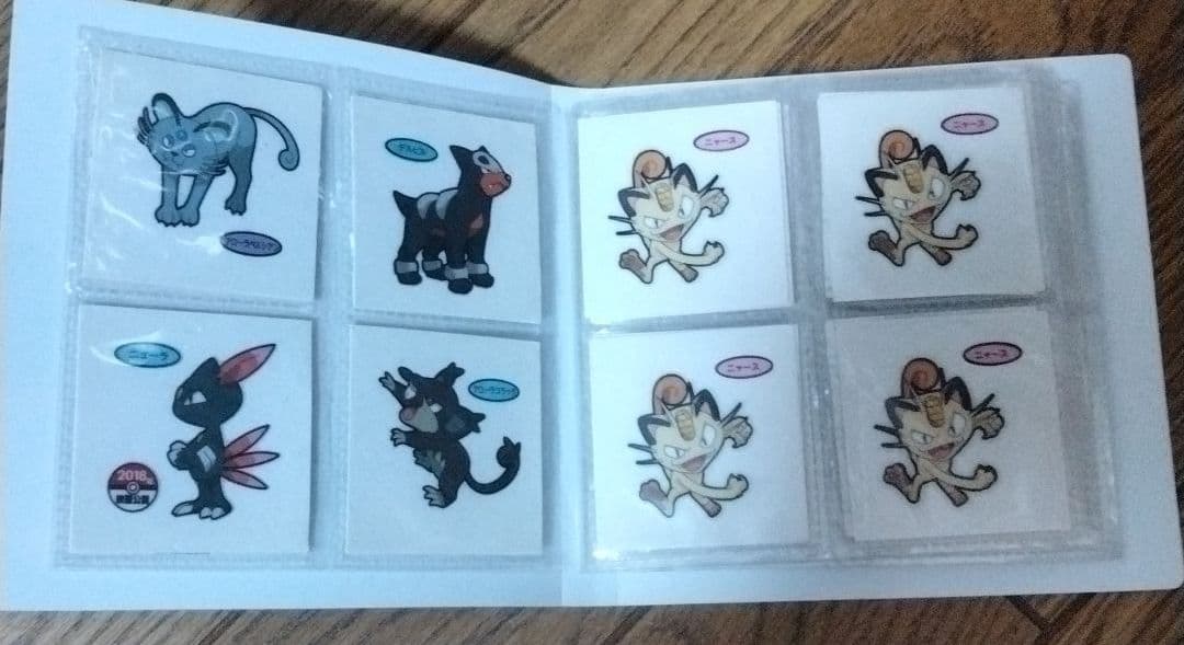 ポケモンシールとシールホルダー