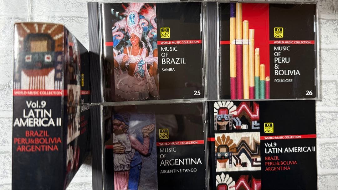 ワールド・ミュージック・コレクションCD30枚　世界の民族音楽　木製CDラック付