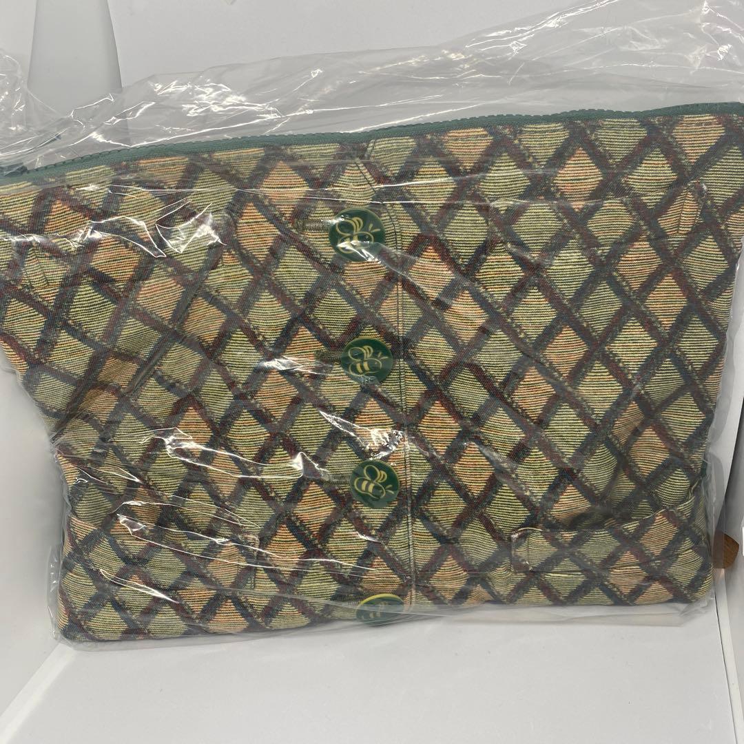 新品未使用　プーさんのハニーハント　プーコーナー　キャストコスチューム　ポーチ