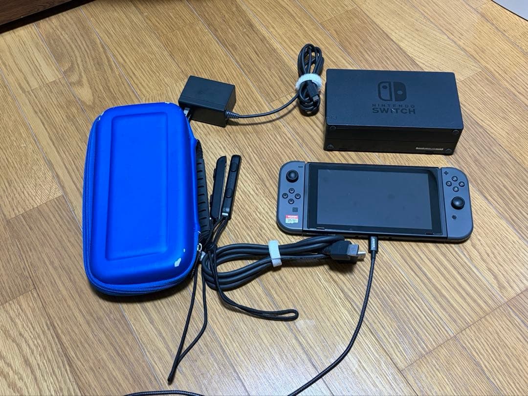 Nintendo Switch ケースとsdカード128g付きジョイコンジャンク