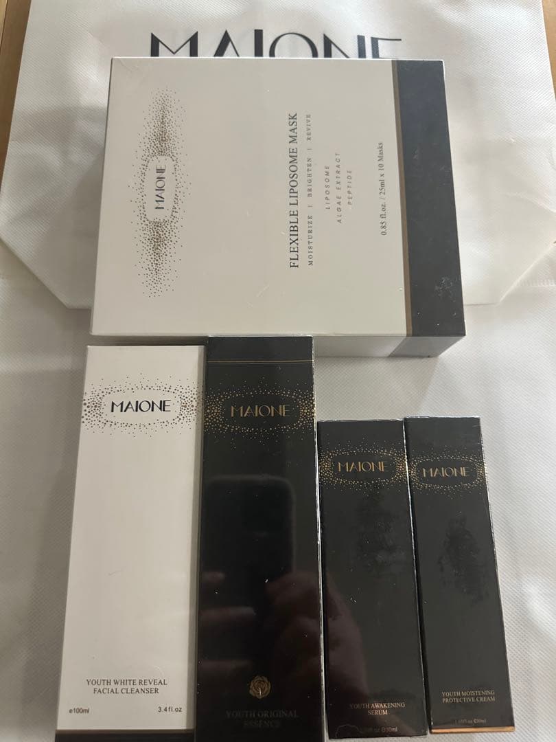 MAIONE シリーズ；スプレー1本セラム1本日焼け止め1本洗顔料1本マスク1箱