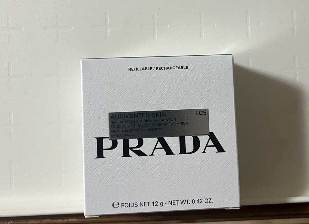 プラダ　リヴィール　メッシュ　クッション　ファンデーション　LC5 PRADA