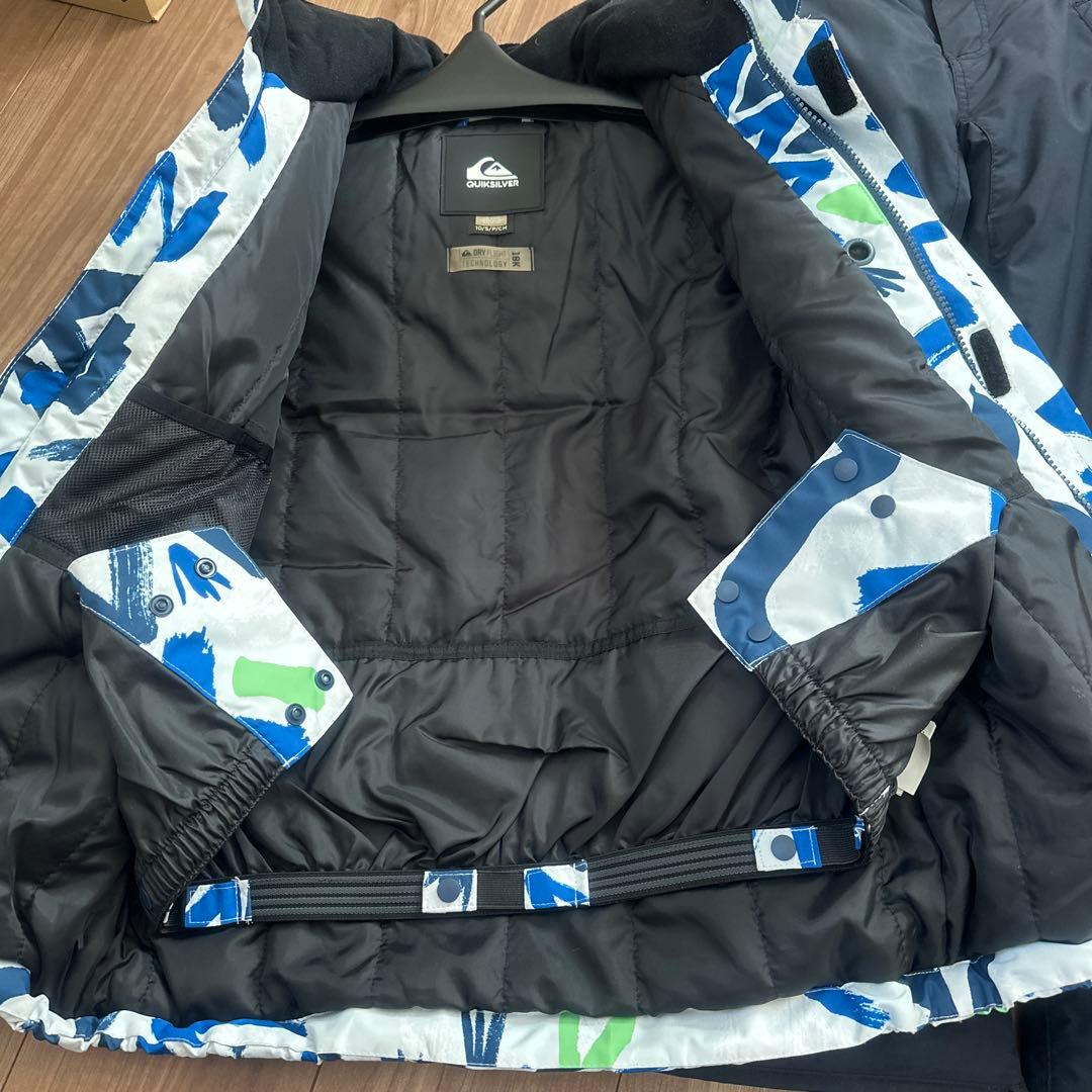 QUIKSILVER スキー　スノボー　ウエアー　キッズ10(140cm) 冬用