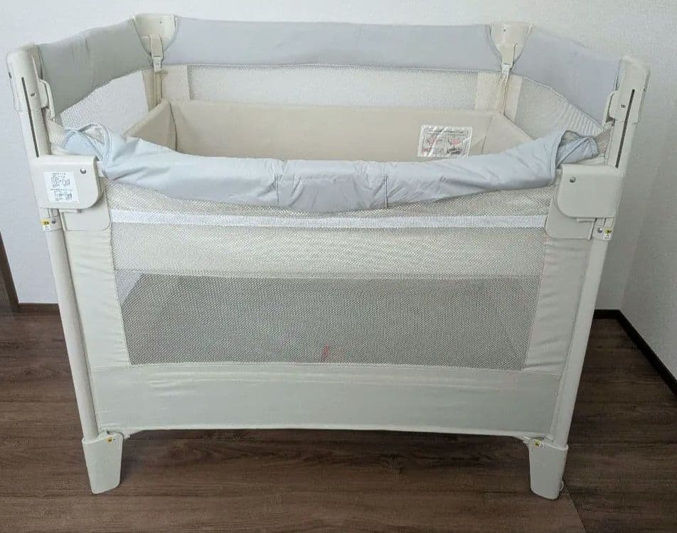 アップリカ ココネルエアー ベビーベッド ホワイトグレー