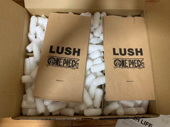 LUSH ワンピース　バスボム4種　バブルバー1種