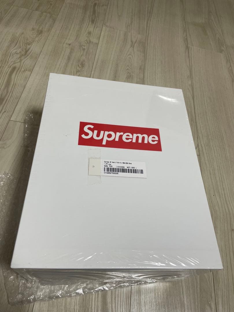 小物 Supreme 30 Years T-Shirts 1994-2024 Book