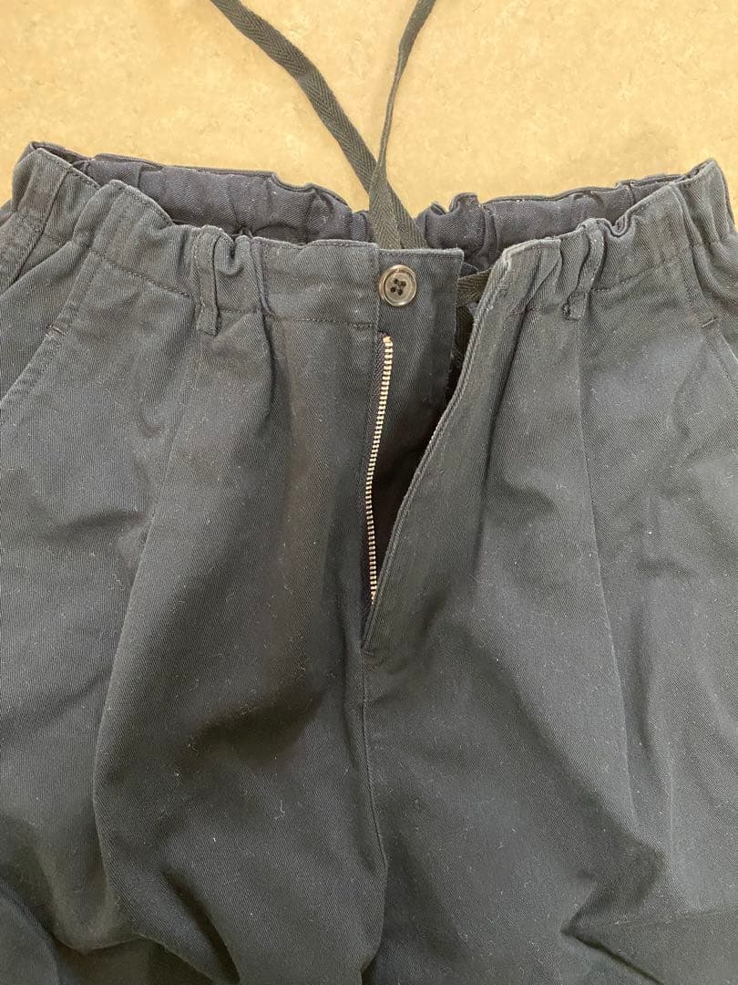 ゴーシュ カツラギ テーパード スリムイージー パンツ ネイビー