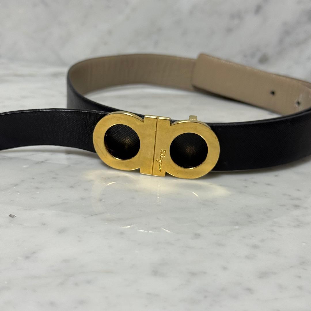 サルヴァトーレフェラガモ ベルモ 細ベルト 本革 レザー リバーシブル 金