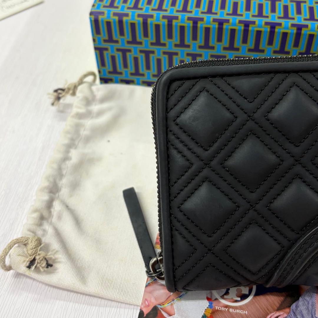 新品同様‼️ 現行　トリーバーチ　財布　長財布　キルティング　ラウンドファスナー