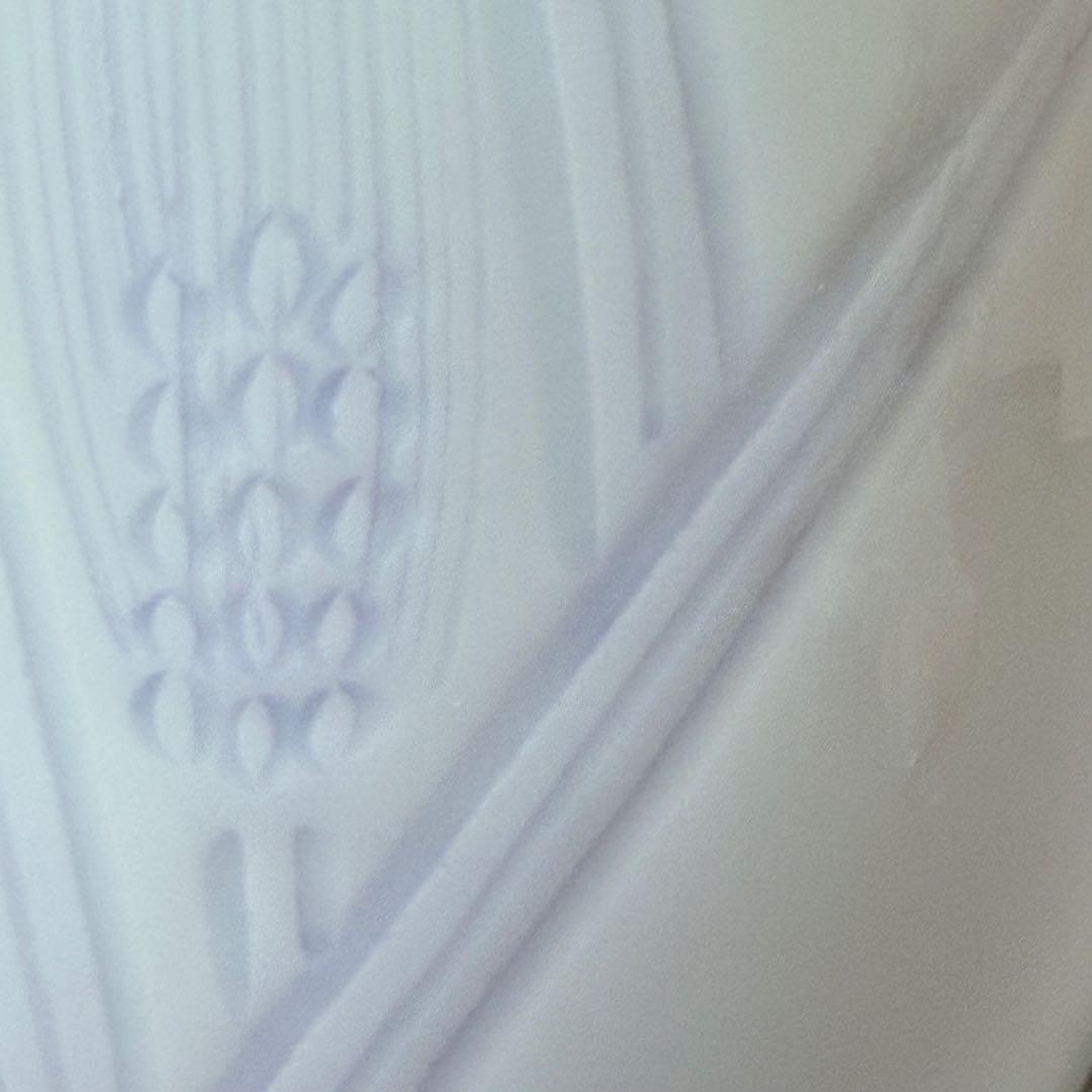 国重要無形文化財　井上萬二　作　白磁麦彫文様花瓶　究極の造形美　高さ26㎝