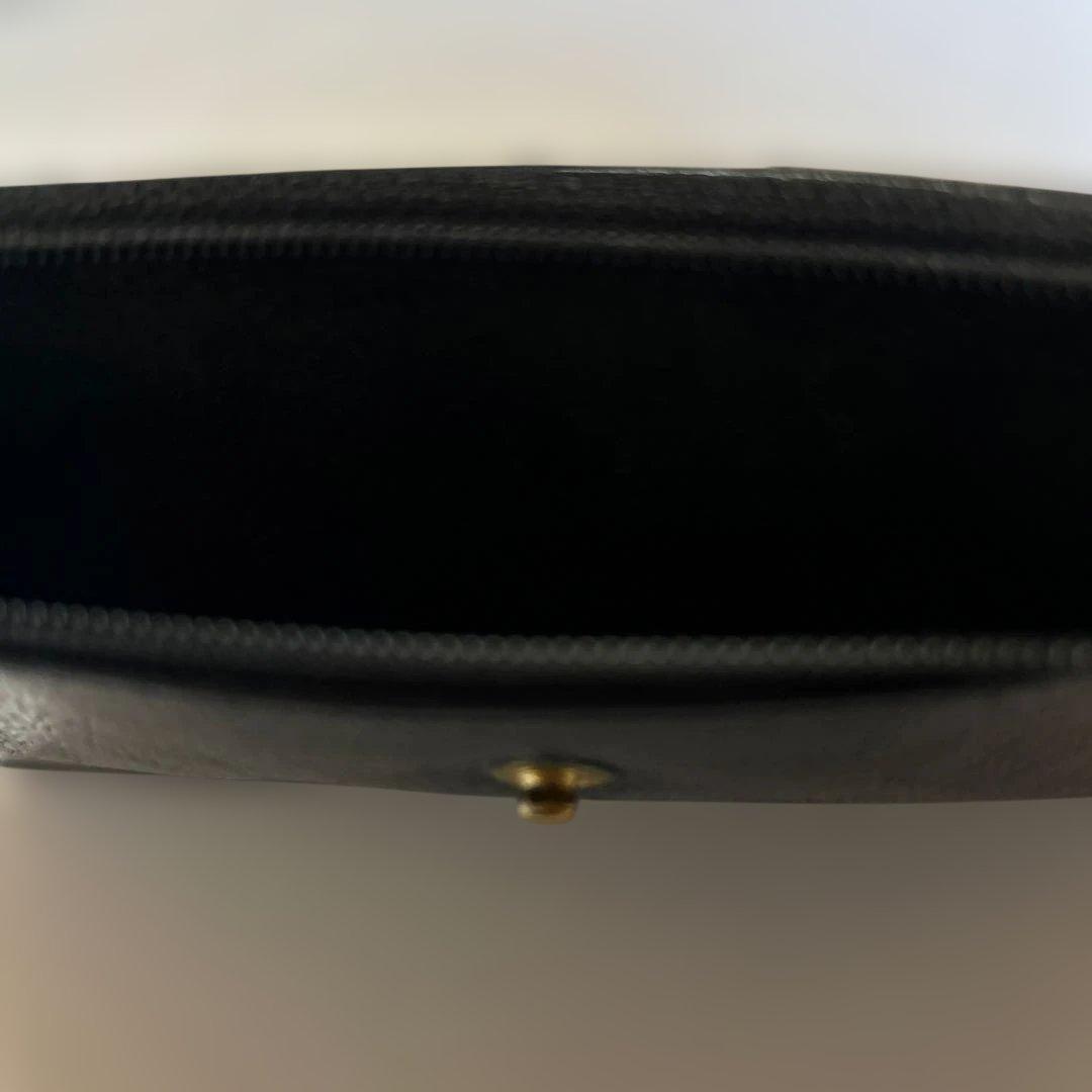 大幅値下げ！美品　イルビソンテ　ブラックレザー長財布 ボタン留め