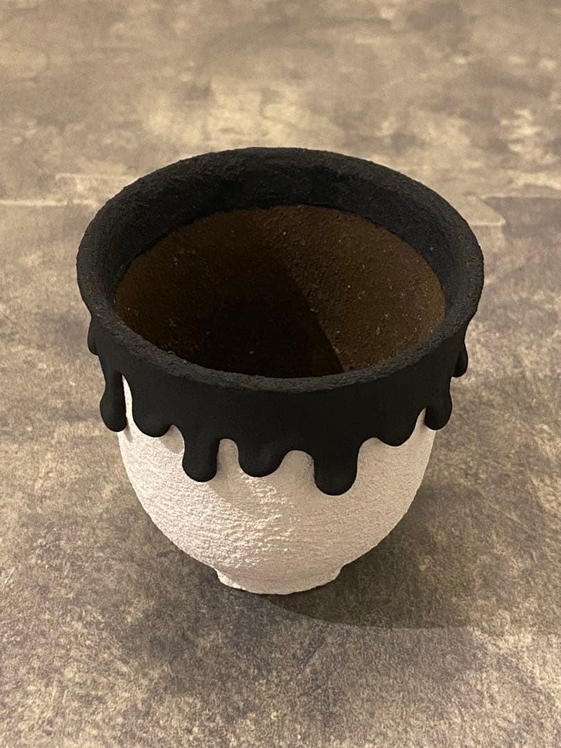 left botanical 植木鉢 白黒垂れ ツートン