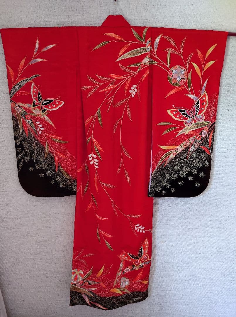 七五三７歳　女の子　四つ身　１回のみ着用　赤　蝶　キラキラ