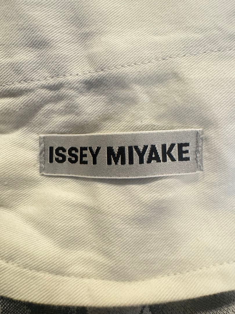 ISSEIMIYAKEイッセイミヤケカジュアルパンツ 白黒抽象柄サイズ1