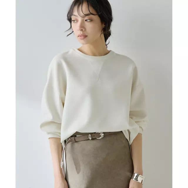 美品　Vガゼットプルオーバー　ベージュ