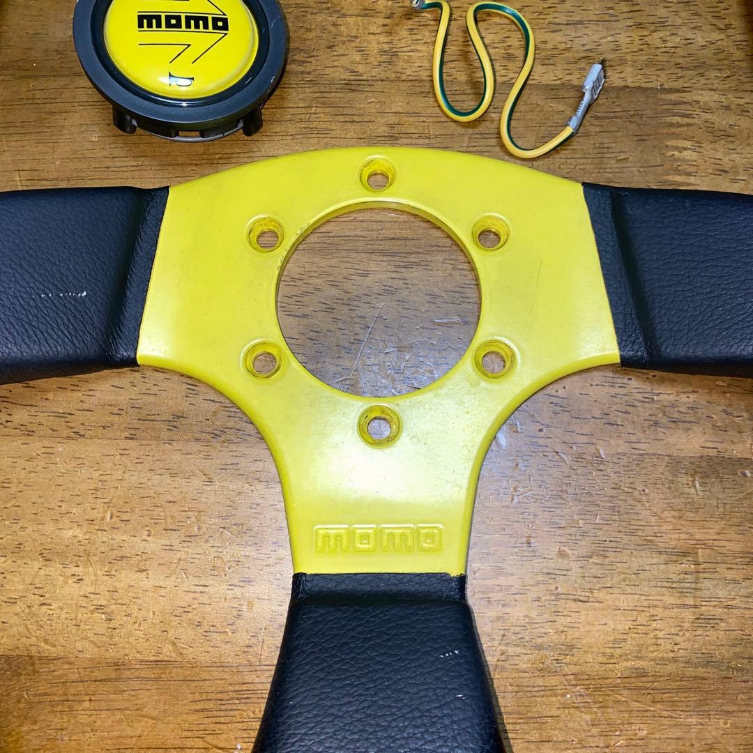 momo モモ　ステアリング コマンド　Command　黄色　イエロー