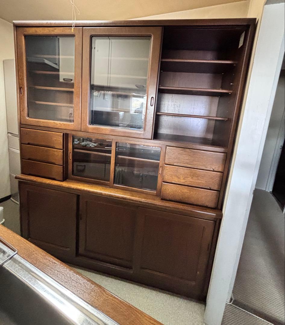【値下げ】カリモク　引き戸　大型木製食器棚　カップボード