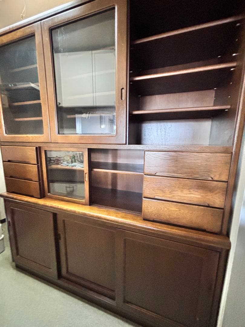 【値下げ】カリモク　引き戸　大型木製食器棚　カップボード