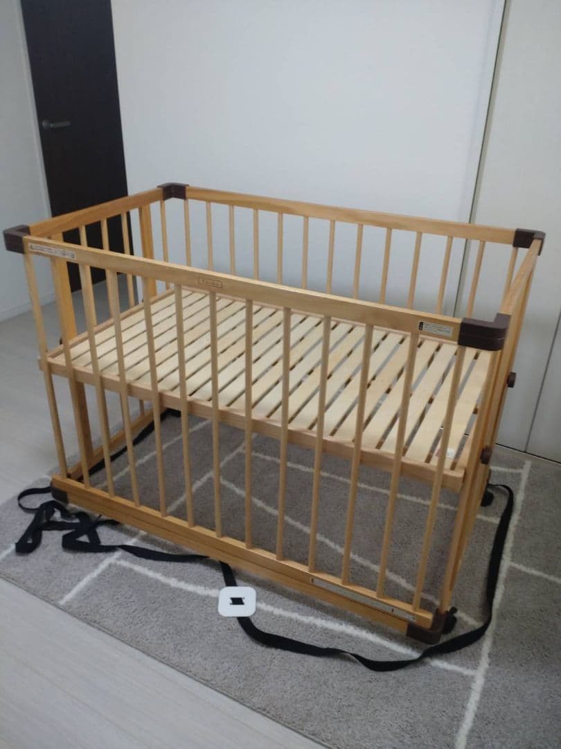 ファルスカ　ベビーベッド　03