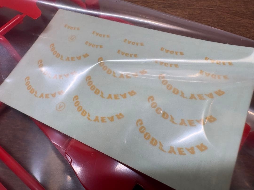 タミヤ 1/20 フェラーリ F310B スポンサーデカール、エッチングパーツ付