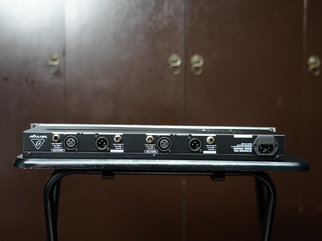 ベリンガー マイクプリアンプ ULTRAGAIN PRO MIC2200