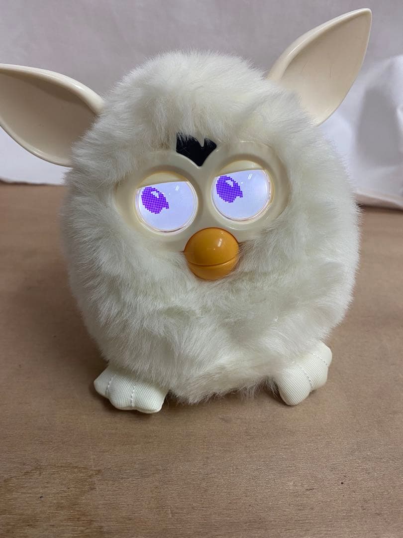 Furby ホワイト 箱付き　動作確認済み