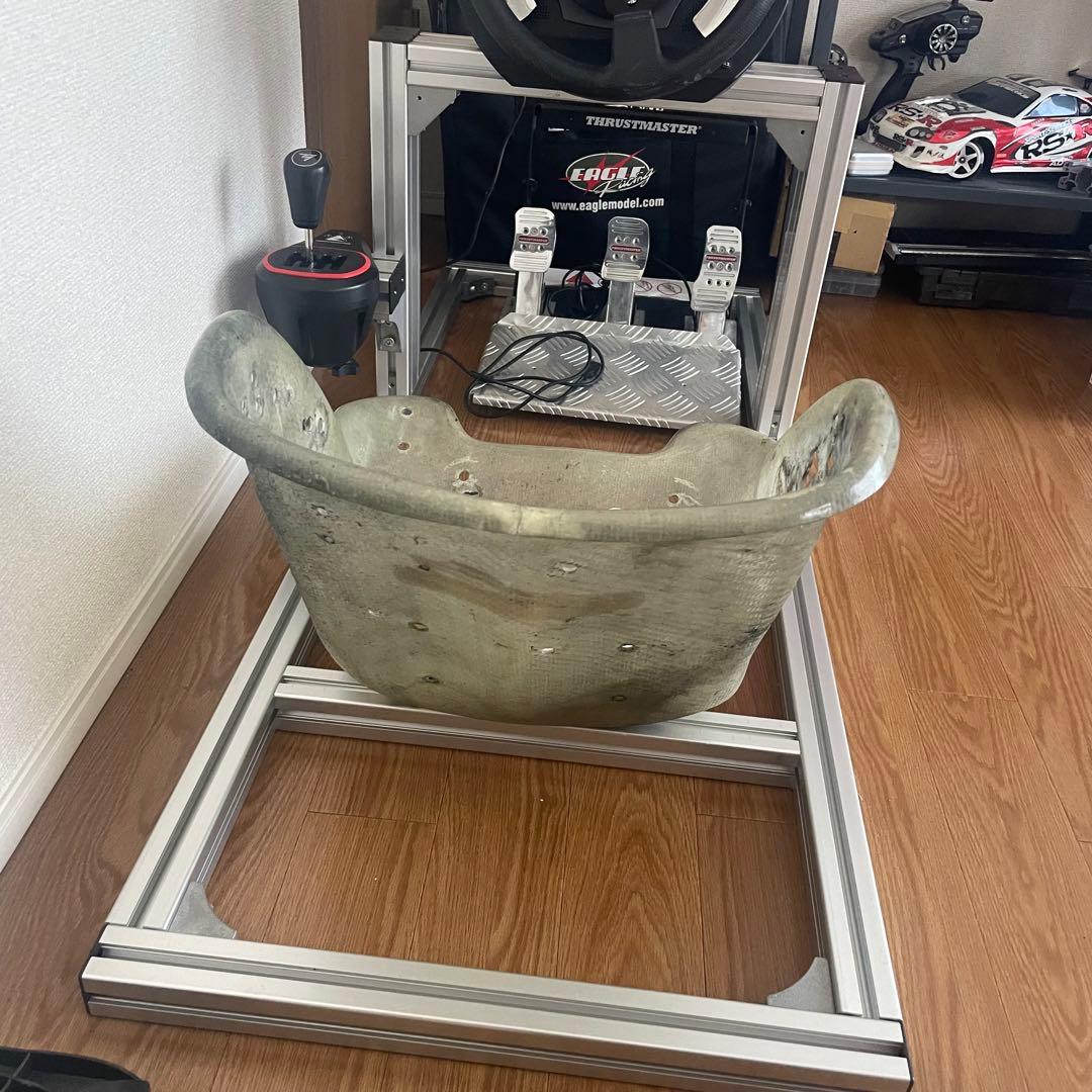 レーシングシミュレーターコックピット