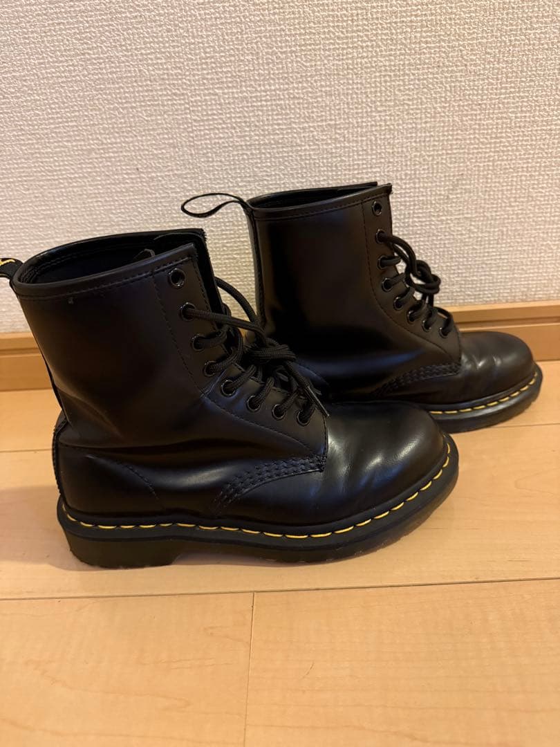 新品未使用〈23cm〉値引き可Dr. Martens8ホールブーツ