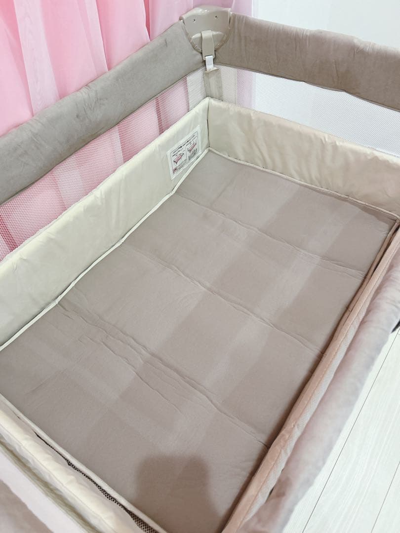 2024年アップリカ ココネルエアープラス ベビー ベッド シュークリーム GR