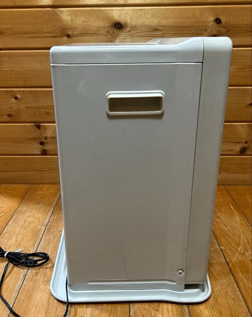 ￼￼￼シャッター式コロナ石油ファンヒータ －FH-EX4611BY 2011年製