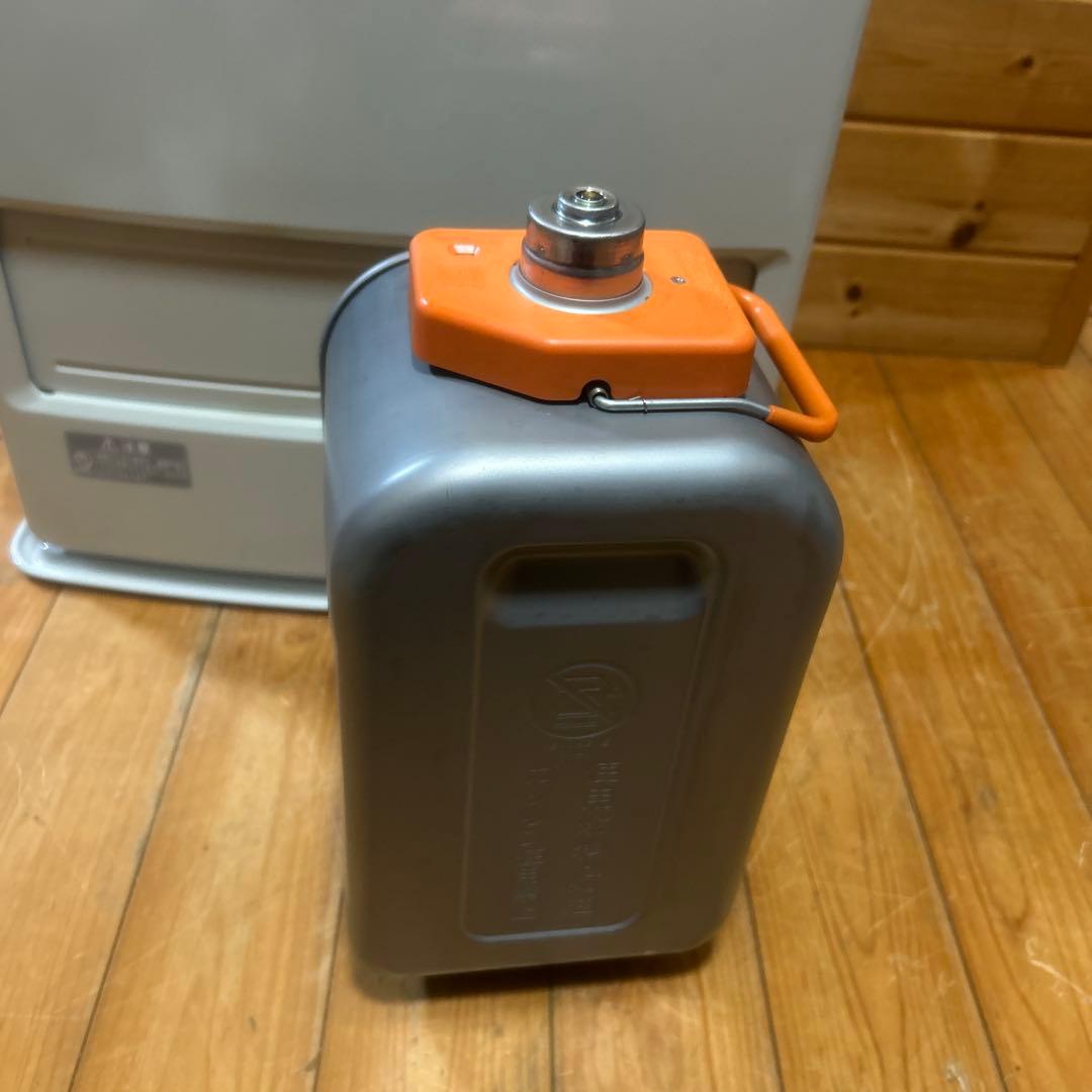 ￼￼￼シャッター式コロナ石油ファンヒータ －FH-EX4611BY 2011年製