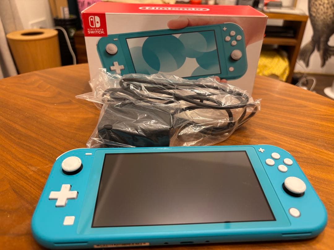 Nintendo Switch Lite ターコイズ　純正充電器付き