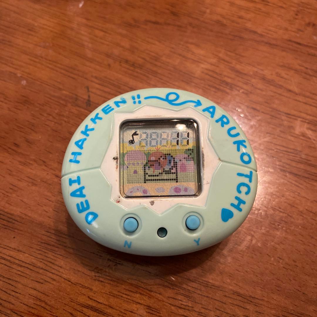 希少 レア たまごっち　であい発見！！　あるこっち