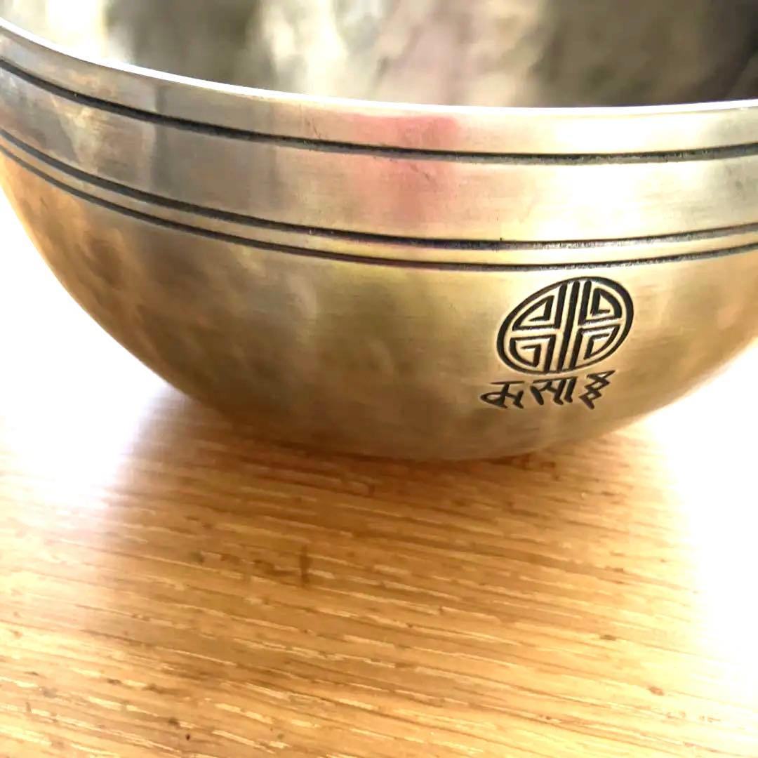 満月シンギングボウル　③ サンタラトナシャキア氏工房