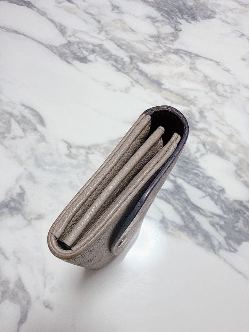 ルイヴィトン　マヒナ　ポルトフォイユ　イリス　長財布　ウォレット　ベージュ