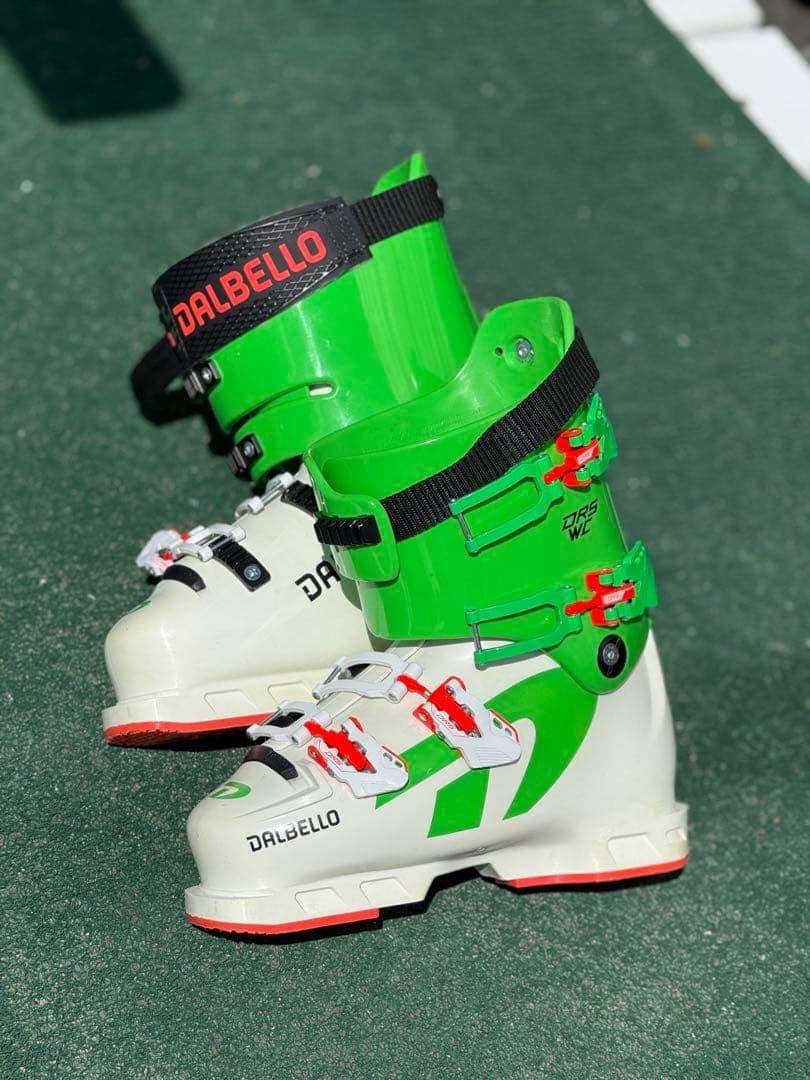 22/23 DALBELLO DRS SS 25.5cm定価は115,500円