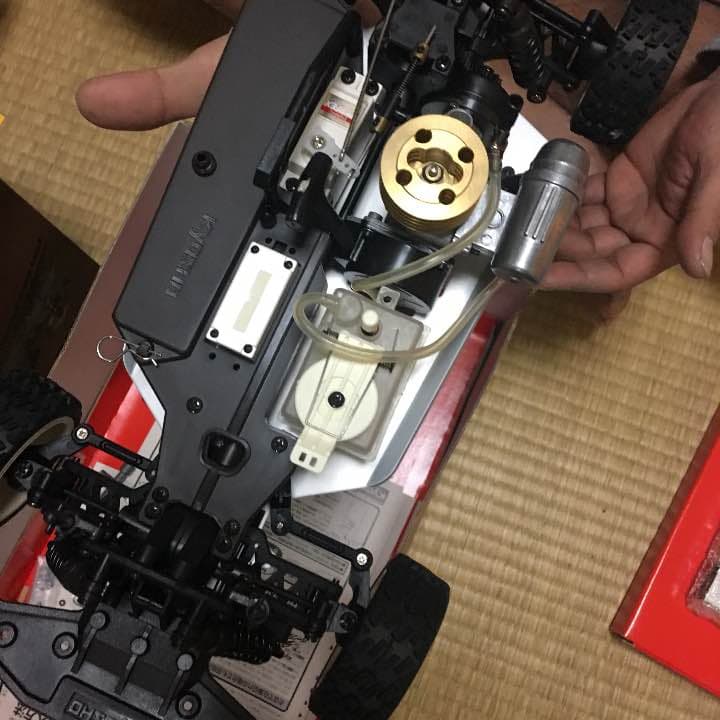 ラジコンエンジンカー