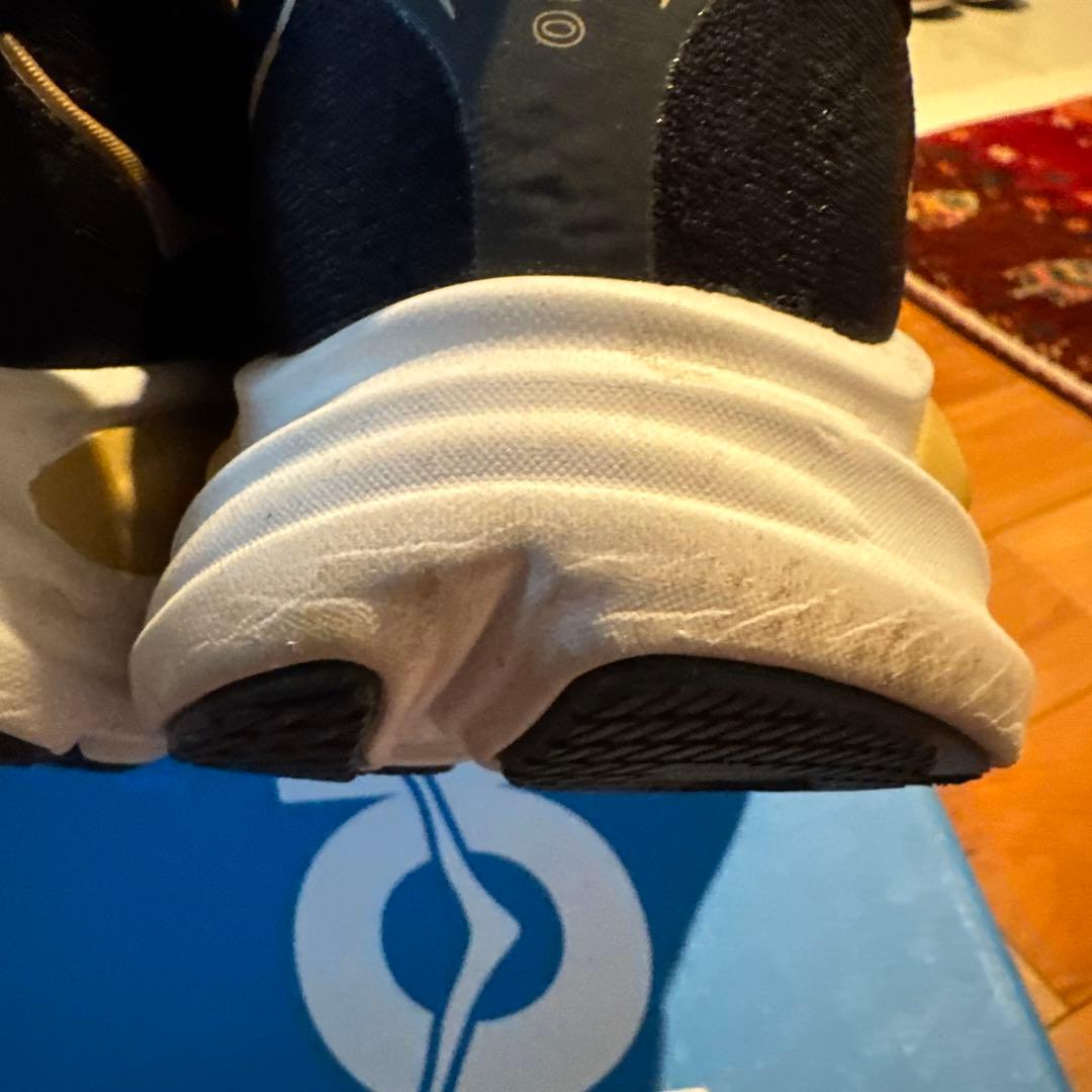 HOKA スニーカー クリプトン10ブラック/ゴールド　サイズ27.5