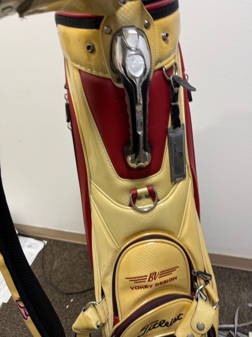 タイトリスト　エナメルキャディバッグVOKEY DESIGN