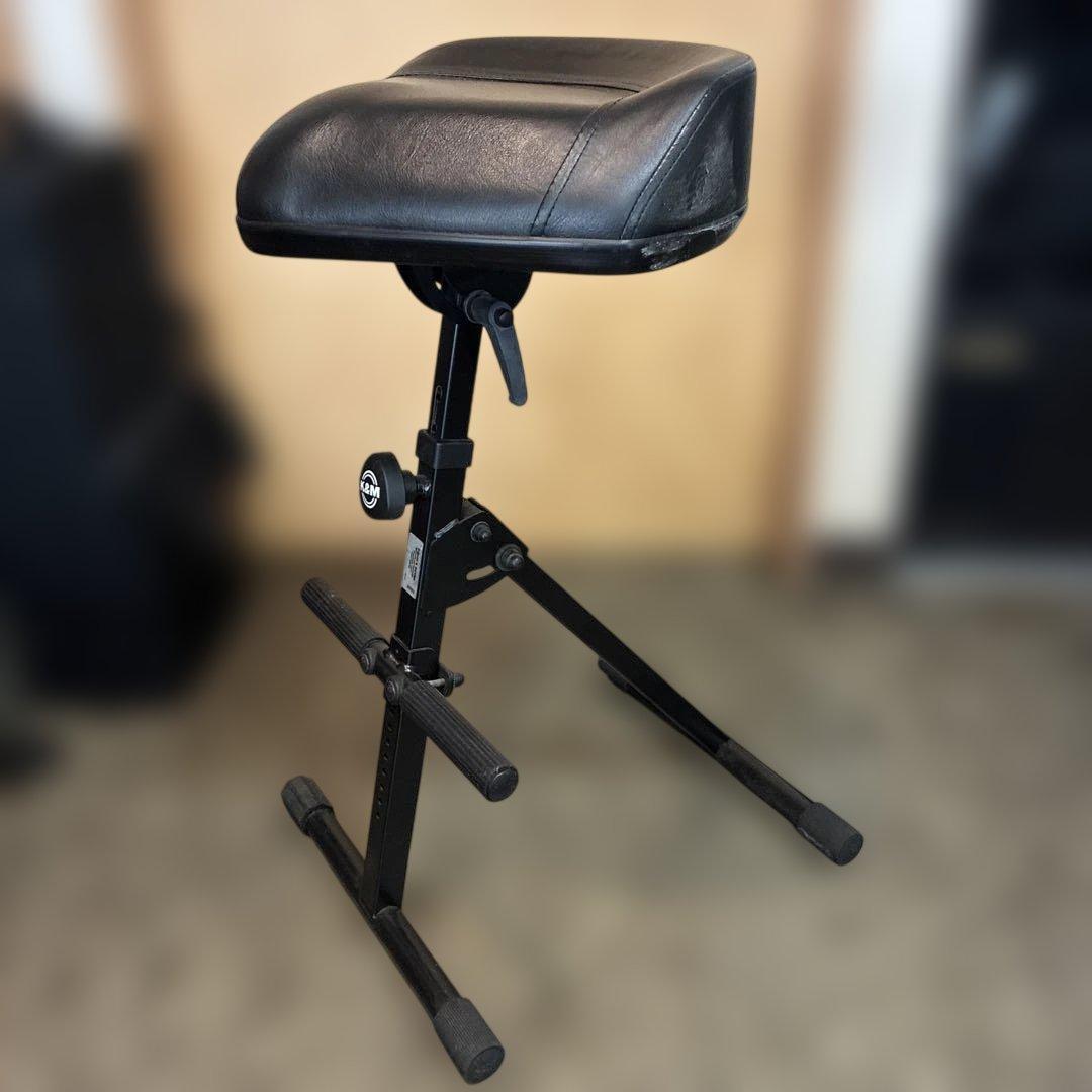 ケーアンドエム K&M 14047 スツール　背もたれ付き　ギター演奏用　椅子