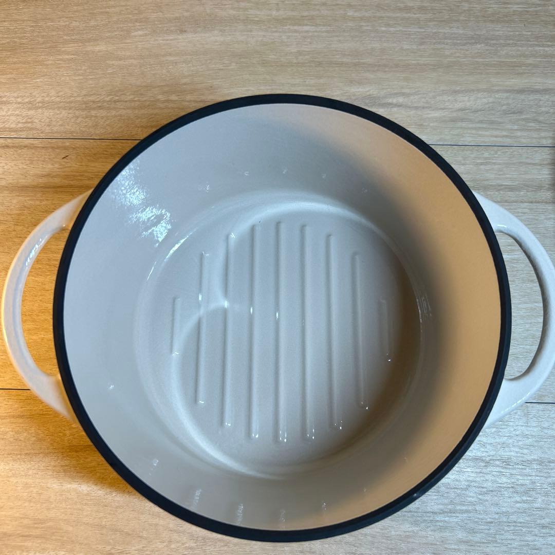 バーミキュラ　オーブンポットラウンド　18cm ベージュ　両手鍋　鍋
