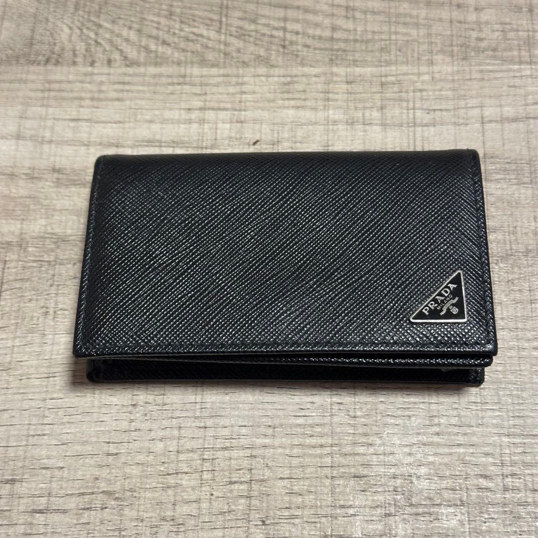 新品未使用　プラダ　名刺入れ　サフィアーノトライアングル　2MC122 QHH